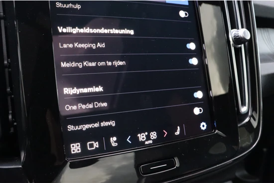 Volvo C40 Recharge Ultimate | Nieuw! | 360° Camera | Microtech Nubuck Bekleding | Harman Kardon | 20 Inch met All Season Banden | Panorama