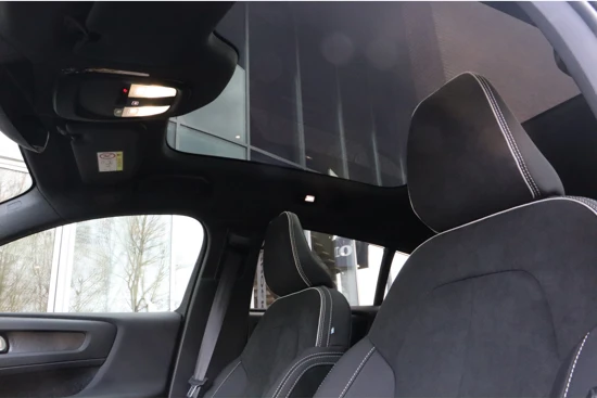 Volvo C40 Recharge Ultimate | Nieuw! | 360° Camera | Microtech Nubuck Bekleding | Harman Kardon | 20 Inch met All Season Banden | Panorama