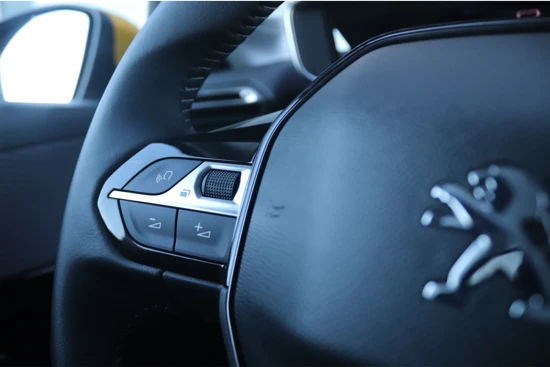 Peugeot e-208 Allure Pack | NAV | Climate & Cruise control, Park Assist | Carplay | iCock