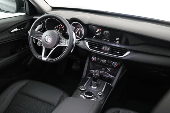 Alfa Romeo Stelvio 2.0 T 280PK AWD B-Tech | Navi by App | Pano dak | Memory Stoelen | Harman & Kardon Audio |