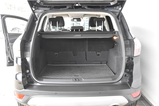 Ford Kuga MCA C520 1.5 EcoBoost Titanium Navi |Stoel- stuur en voorruitverwarming | Camera | Keyless I Trekhaak |