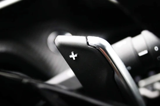 Peugeot 2008 1.2 130PK Automaat Allure | Camera | Navigatie | Parkeersensoren | LED | Carplay | DAB |