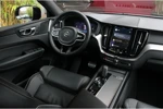 Volvo XC60 Recharge T6 AWD R-Design | Luchtvering | Trekhaak | 360º Camera | Adaptive Cruise | Schuifdak | Harman/Kardon