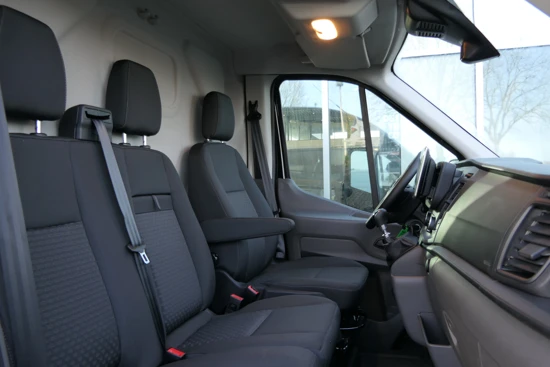 Ford Transit 350 2.0 TDCI 130pk L3H2 Trend | Direct leverbaar! | Navigatie | Camera | DAB | CarPlay | Cruise Control