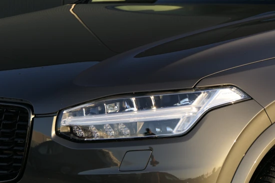 Volvo XC90 T8 Recharge AWD Ultimate Dark | Long Range | Luchtvering | Bowers&Wilkins | Trekhaak | Panoramadak | Head-Up | 22 Inch