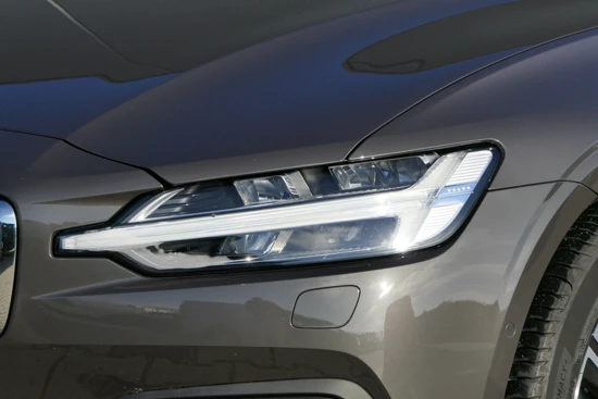 Volvo V60 B4 Plus Bright | Panoramadak l Harman/Kardon l 360 Camera l Trekhaak | Full-LED