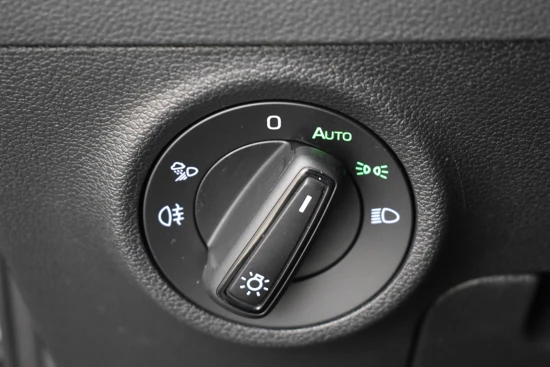 Škoda Karoq 1.5 TSI 150PK ACT Sportline Business | Achteruitrijcamera | Elektrische achterklep | Parkeersensoren voor + achter | Cruise Cont