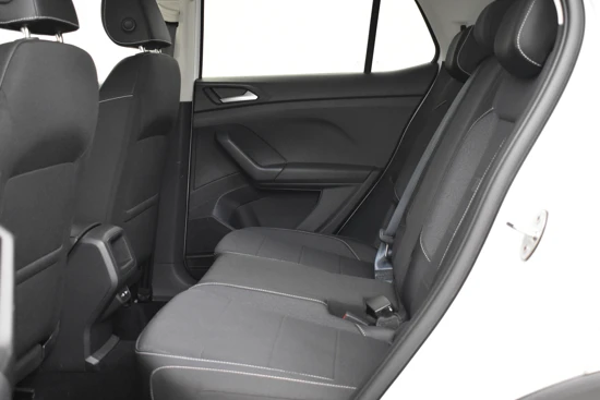 Volkswagen T-Cross 1.0 TSI 110PK DSG/AUTOMAAT | Parkeersensoren voor + achter | Cruise Control | Dodehoek assistent | DAB | Voorstoelen verwarmd |