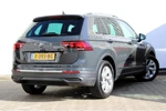 Volkswagen Tiguan 1.5 TSI 150PK DSG Elegance | Alcantara Bekleding | Trekhaak | Camera | 18'' LMV | App-Connect | Navi by App | ACC