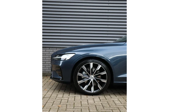 Volvo S60 B4 PLUS DARK | HK AUDIO | MEMORY | ADAPTIVE CC | 20 INCH VELGEN | KEYLESS | PDC CAMERA | CLIMATE LINE