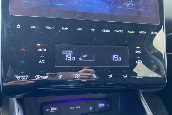 Hyundai Tucson 1.6 T-GDI HEV 230pk Comfort Smart Automaat | Camera | Climate | Keyless | NL. Auto | Full Led | Navigatie | Winterpakket | Elekt