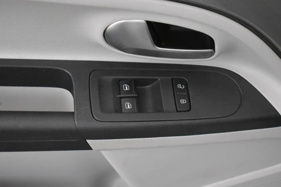 SEAT Mii 1.0 60PK Style Intense | Navi by app | Cruise Control | Parkeersensoren achter | Bluetooth