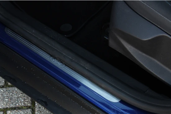 Ford Focus 1.0 EcoBoost 125pk Titanium Wagon | NAVIGATIE | ECC-AIRCO | TREKHAAK | PDC V+A | DEALER ONDERHOUDEN | 17 INCH | ETC