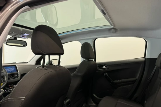 Peugeot 208 1.2 PureTech Allure | Climate | Navigatie | DAB+ | Panoramadak | Carplay |