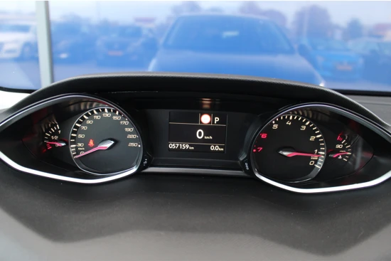 Peugeot 308 1.2 PureTech Blue Lease Premium | Navi | Trekhaak | Climate & Cruise C. | Park Assist | Licht met. velgen |