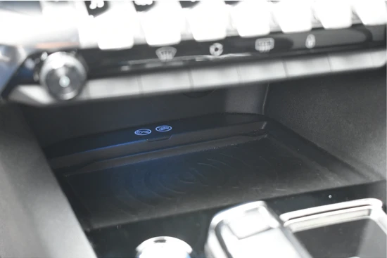 Peugeot 3008 PHEV 1.6 Plug-In HYbrid4 GT 300pk | Navigatie | Alcantara | Elektr. Achterklep | Camera | Adaptive Cruise | Dodehoek-Detectie |