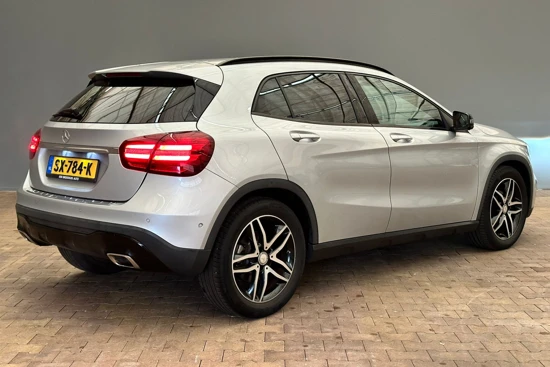 Mercedes-Benz GLA 180 Premium Plus | Automaat | Stoelverwarming | Leder\Stof | Navigatie | AGR Stoelen | Parkeersensoren | Bluetooth |