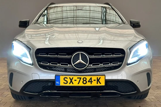 Mercedes-Benz GLA 180 Premium Plus | Automaat | Stoelverwarming | Leder\Stof | Navigatie | AGR Stoelen | Parkeersensoren | Bluetooth |