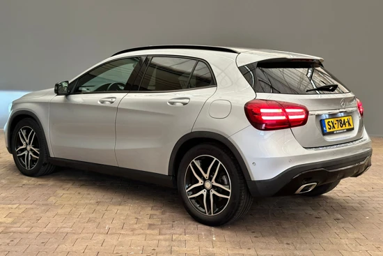 Mercedes-Benz GLA 180 Premium Plus | Automaat | Stoelverwarming | Leder\Stof | Navigatie | AGR Stoelen | Parkeersensoren | Bluetooth |