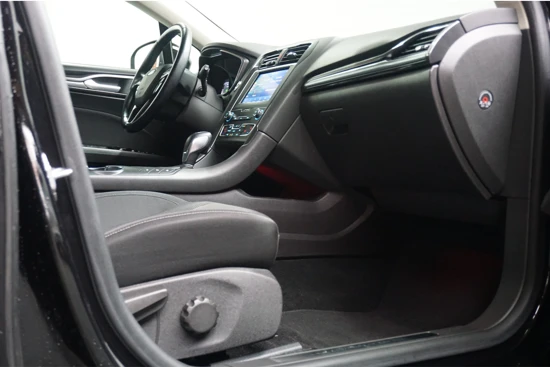 Ford Mondeo Wagon 2.0 Hybride Titanium | Camera | Stoelverwarming |