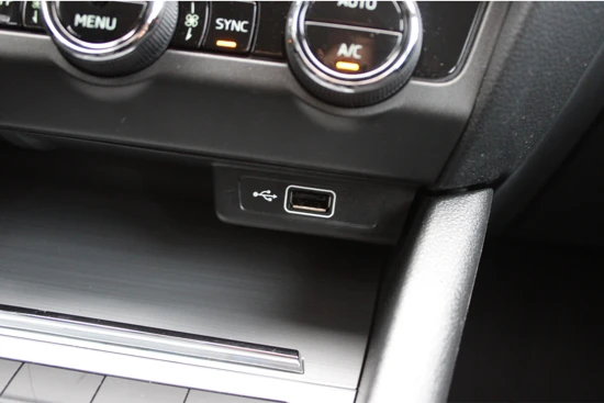 Škoda Octavia Combi Ambition Business 1.0 TSI 115 pk | Navigatie | PDC | Apple Carplay | 16"Lmv | Cruise Control