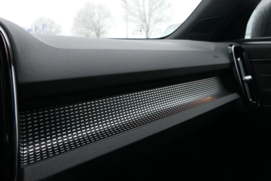 Volvo XC40 Recharge Pro | Panoramadak | Harman/Kardon | 360 Camera | Keyless | Elektrische Voorstoelen | Warmtepomp