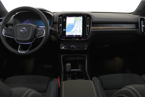 Volvo C40 252PK Extended Range Ultimate | Pixel LED | Nubuck | HK Audio | Getint Glas | Elektr Stoelen