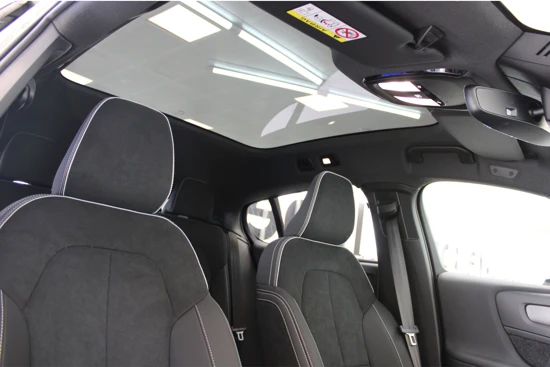 Volvo C40 252PK Extended Range Ultimate | Pixel LED | Nubuck | HK Audio | Getint Glas | Elektr Stoelen