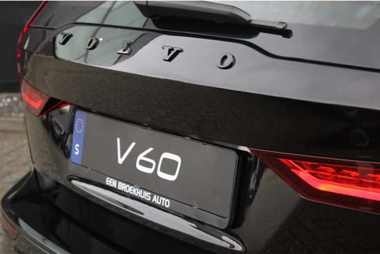 Volvo V60 B3 Essential Edition | Essential Sport pack | Heico uitlaatset | Exterior Styling Kit | 19" Velgen | Lederen bekleding | Stoelve