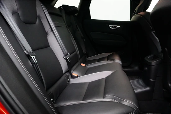 Volvo XC60 T8 AWD Recharge R-design | Harman Kardon | Panodak | Leder | Elek. stoelen met geheugen | Camera
