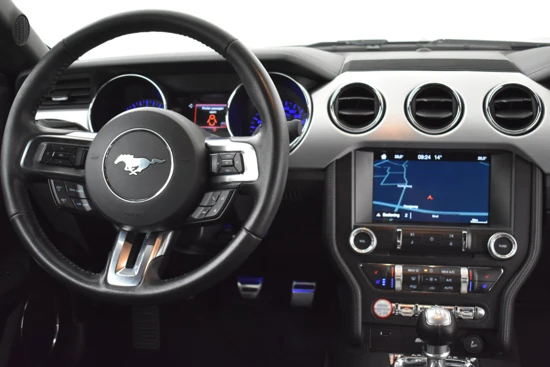 Ford Mustang Fastback 2.3EB 360PK | ORG. NL! | BTW-AUTO! | SPORTUITLAAT INCL. KLEPSYSTEEM | LEDER | CAMERA | NAVI | 19'' LMV | DEALER ONDERHO
