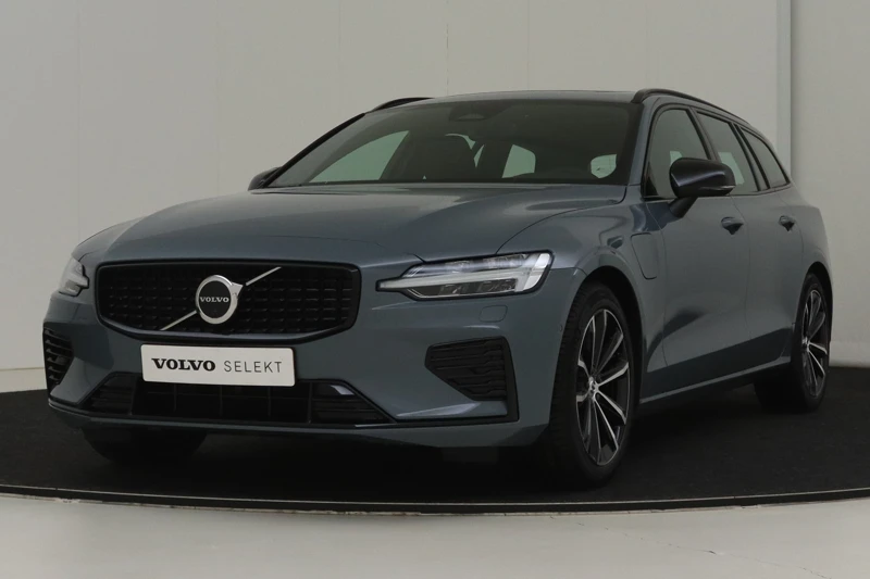 Volvo V60 T6 Long Range AWD Plus Dark | Panoramadak | Harman Kardon | 360 Camera | Trekhaak | Full LED