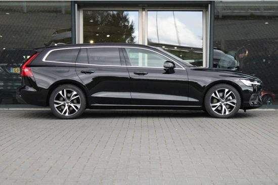 Volvo V60 B4 Core | Facelift | Pilot Assist | BLIS | Stoel- stuurverwarming | Camera | Trekhaak | 18" All Season