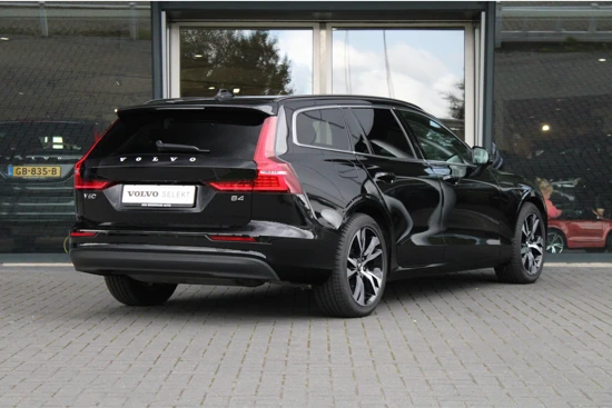 Volvo V60 B4 Core | Facelift | Pilot Assist | BLIS | Stoel- stuurverwarming | Camera | Trekhaak | 18" All Season