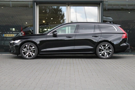 Volvo V60 B4 Core | Facelift | Pilot Assist | BLIS | Stoel- stuurverwarming | Camera | Trekhaak | 18" All Season