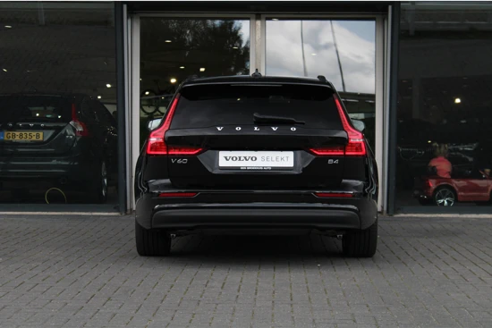 Volvo V60 B4 Core | Facelift | Pilot Assist | BLIS | Stoel- stuurverwarming | Camera | Trekhaak | 18" All Season