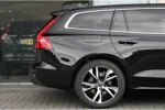 Volvo V60 B4 Core | Facelift | B4 Core | Pilot Assist | BLIS | Stoel- stuurverwarming | Camera | Trekhaak | 18" All Season