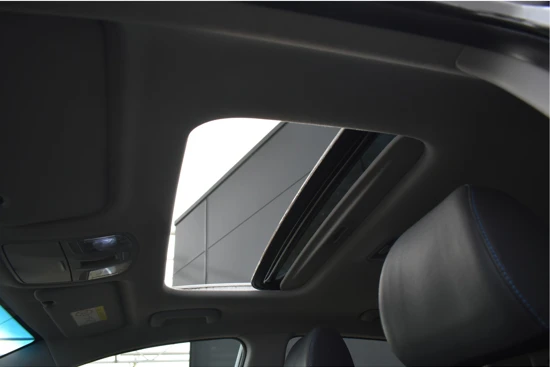 Hyundai IONIQ 1.6 GDi First Edition HEV Automaat | Schuif-/Kanteldak | Navigatie | Camera | Elektr. Stoelen | Leder | Dodehoek-Detectie | Stuu