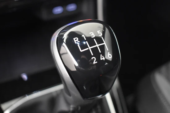 Volkswagen T-Cross 1.0 TSI 110PK R-Line | Fabrieksgarantie 2026 | Achteruitrijcamera | Navigatie | App Connect | Adaptive Cruise control | LED Kopl