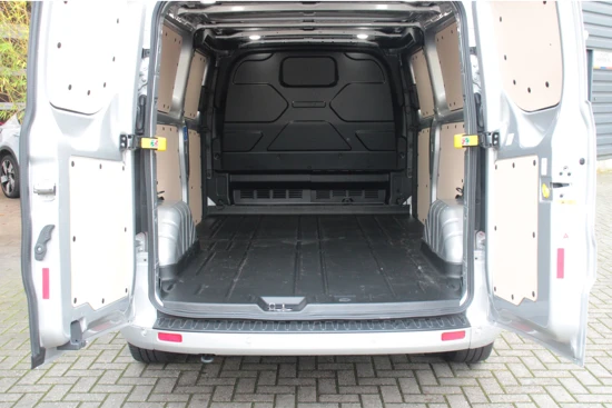 Ford Transit Custom 320 2.0 TDCI L2H1 Sport 170pk Automaat | Camera | Stoelverwarming | Adaptieve Cruise | Xenon