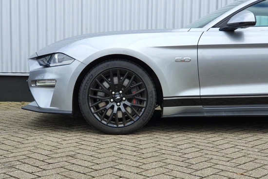 Ford Mustang Fastback GT V8 | 19 inch | Lederen bekleding | Adaptieve Cruise | Achteruitrijcamera | Verlengde garantie! |