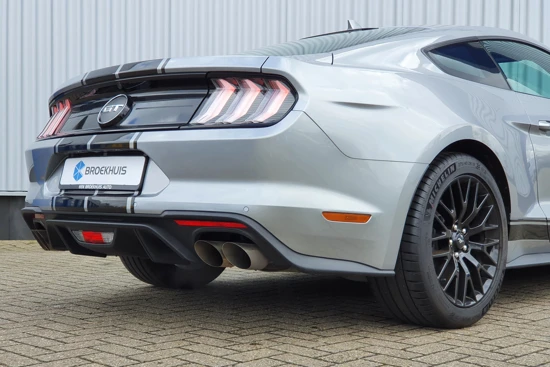 Ford Mustang Fastback GT V8 | 19 inch | Lederen bekleding | Adaptieve Cruise | Achteruitrijcamera | Verlengde garantie! |