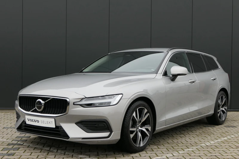 Volvo V60 B4 |Adaptive Cruise | Camera | 18" | Trekhaak | All Season banden | Navigatie