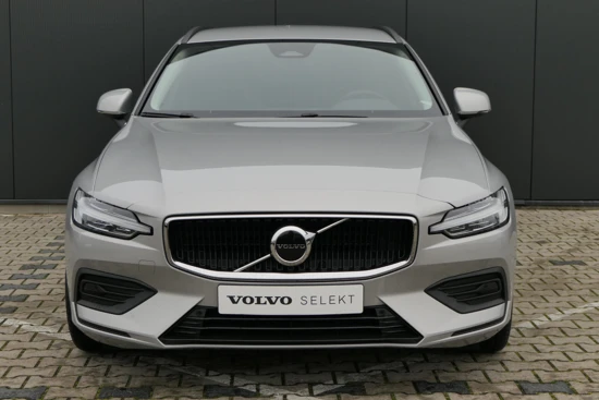 Volvo V60 B4 |Adaptive Cruise | Camera | 18" | Trekhaak | All Season banden | Navigatie