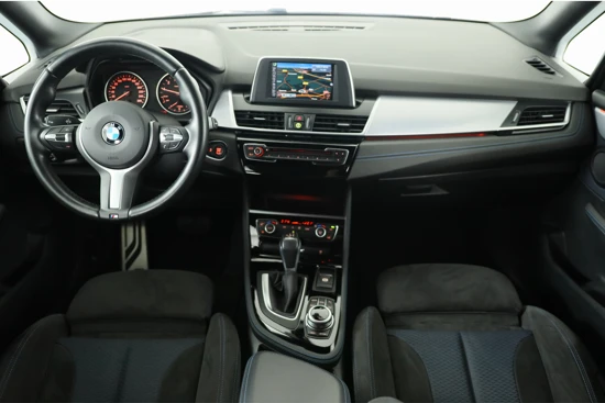 BMW 2 Serie Active Tourer 218i Centennial Executive Automaat | 1e Eigenaar! | Dealer Onderhouden! | M-Pakket | LED | Comfort Stoelen | Clima | Parkeersens