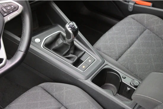 Volkswagen Golf 1.0 TSI 115 pk Life Discover Pro | Camera | Navigatie | PDC v+a | Digitaal Dashboard | 16"Lmv | Apple Carplay