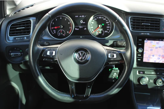 Volkswagen Golf Comfortline Executive 1.0 TSI 115 pk DSG | Navigatie | PDC v+a | Getint Glas | 16"Lmv | DAB