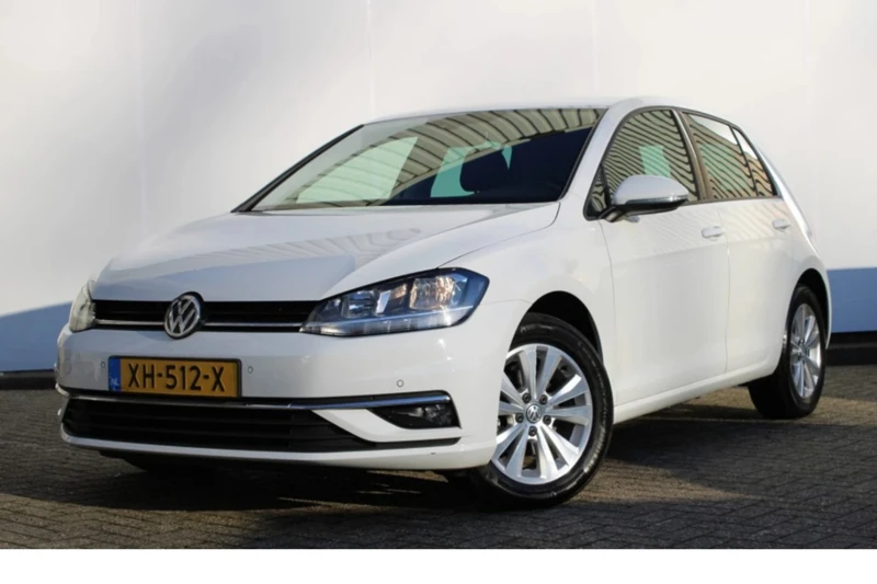 Volkswagen Golf Comfortline Executive 1.0 TSI 115 pk DSG | Navigatie | PDC v+a | Getint Glas | 16"Lmv | DAB