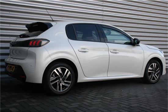 Peugeot 208 1.2 PURETECH 100PK ALLURE AUTOMAAT / NAVI / LEDER / CLIMA / PDC / 16" LMV / CAMERA / KEYLESS / FULL-LED / WINTERPAKKET / PARELMO