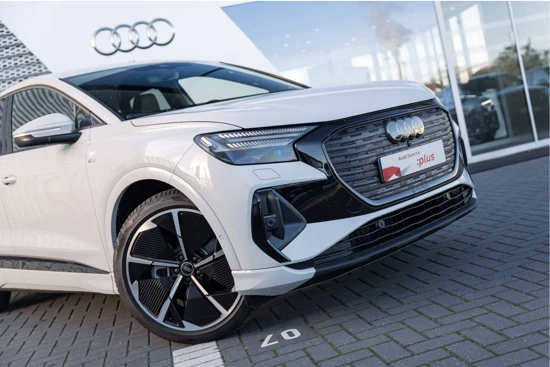 Audi Q4 Sportback e-tron 40 204PK S edition | 21" Velgen | SONOS | Head-Up Display | Adaptive Cruise Control | Optiekpakket Zwart | Privacy Glass | Matri